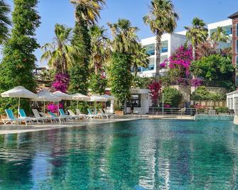 Delta Hotels By Marriott Bodrum - יאליקבאק - בריכה