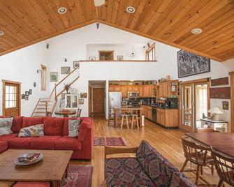 Stunning Vacation And Ski Home - Hudson Valley, Woodstock, Hunter - Palenville - Living room