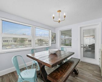 Waterfront Vacation Getaway - Hudson - Comedor