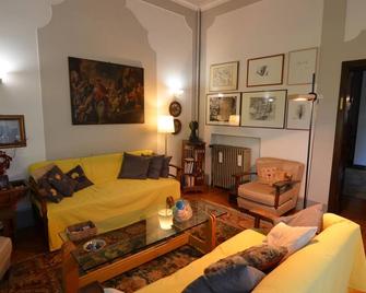 Luxurious Holiday Home in Faenza With Swimming Pool - Faenza - Sala de estar