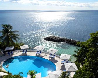 Hotel La Bateliere - Schoelcher - Piscina