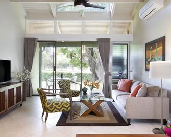 Modern, Designer Owned 2BD+2BA w/ Loft @ Turtle Bay, AC in every room - Kahuku - Sala de estar
