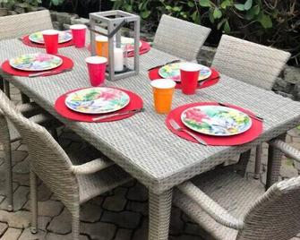 Summer is here! Tropical vibes with heated pool, pets welcome! - Fort Lauderdale