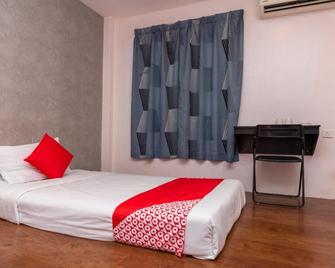 Orange Hotel Segamat - Segamat - Bedroom