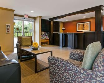 Best Western Maple Ridge Hotel - Mission - Living room