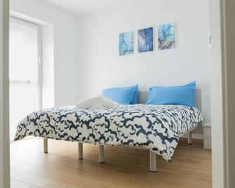 Vrenozi Home - Plaisance - Chambre