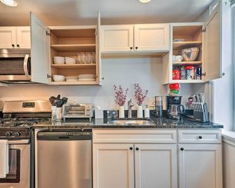 Central And Trendy Baltimore Townhome Pe - Baltimore - Kitchen