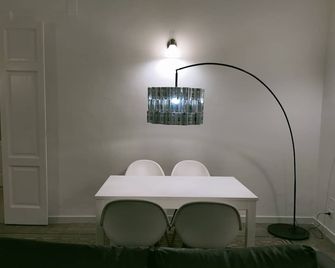 Large and very central apartment just renovated - Reggio Calabria - Essbereich