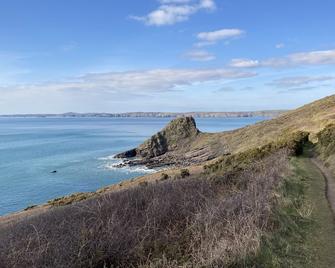 Pembs Campervan VW T5 travel and stay in style - Haverfordwest - Beach
