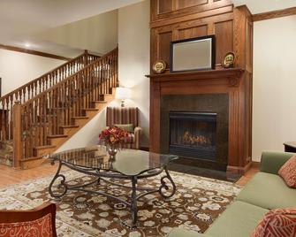 Country Inn & Suites by Radisson Champaign North - שמפיין סיטי - סלון