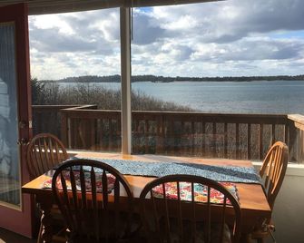 The Beach House On Oregon’s Beautiful South Coast - Coos Bay - Balkón