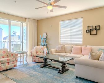 Stunning Ocean Breeze Luxury Villas 4D-Across The Street From The Ocean! Sleeps 10 guests! - Myrtle Beach - Living room