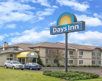 Days Inn by Wyndham West-Eau Claire - Eau Claire - Edificio