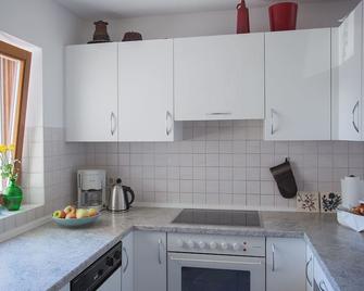 Nice and quiet apartment in the immediate vicinity of the Schlosssee Salem - Salem - Küche