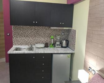 G M 1 Rooms Kentro In The Heart Of The City - Larissa - Cuisine