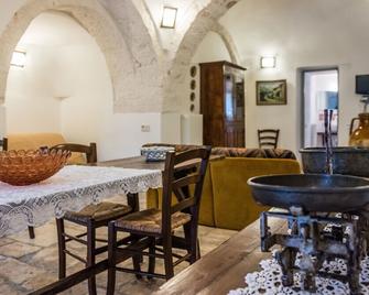 Il Trullo Dei Ricordi - Cisternino - Comedor