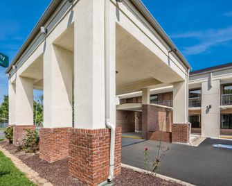 Quality Inn Henderson I-85 - Henderson - Gebouw