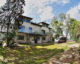 Gallery of Colors - a room with private bathroom - لودز - مبنى