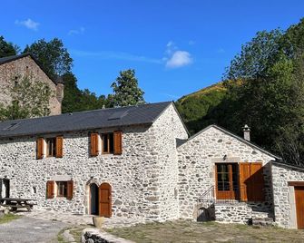 Beautiful renovated barn in a small Cévennes hamlet near the Grands Causses. - Meyrueis - Building