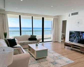 Alupang Beach Tower, Upgraded Units - Tamuning - Living room