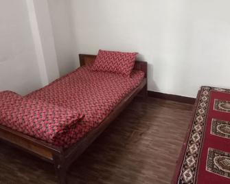 Anjali hostel with free wifi - Kathmandu - Bedroom