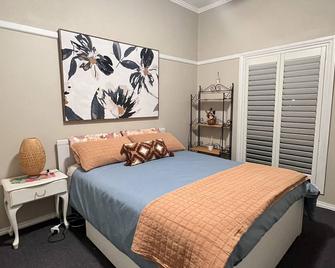 Blacksmiths Lane 2 Bedroom\ngorgeous Ultra Clean 2 Bedroom/2 Bathroom Cottage. - Traralgon