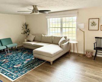 3-bedroom House, Private Lake Access and Game Room - Hillsboro - Sala de estar
