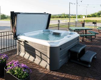 Hotel Pommier Chariton - Chariton - Piscina