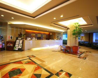 Sky Park Hotel - Chino - Lobby