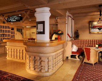 Alpenhotel Fernau - Neustift im Stubaital - Front desk