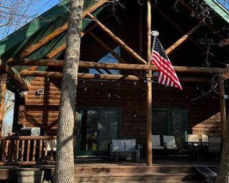 Pet-Friendly Garrison Retreat - Garrison - Patio
