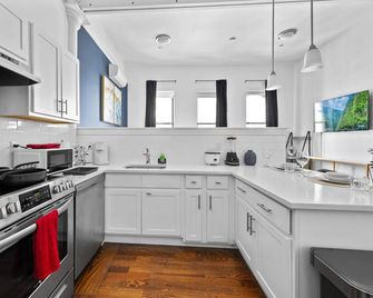 Downtown located large studio 20 mins to NYC - Newark - Cozinha