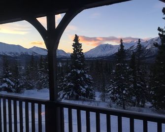 Impressive Mountain Views. Craftsman Home. Less than 10 miles to bus depot - Denali Park - Balcón