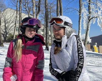 Ski In Ski Out - Ground Floor Slopeside - Roseland