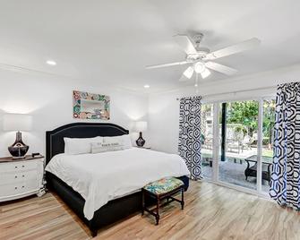 Seaing Is Believing - Brunswick - Bedroom
