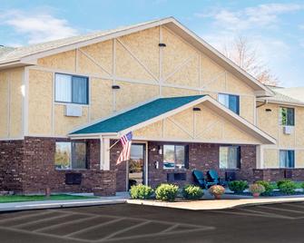 Super 8 by Wyndham Maysville KY - Maysville - Building