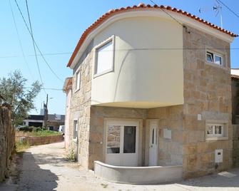 Beautiful Little House In A Peaceful Village Near Viseu In Portugal - Bodiosa - Building
