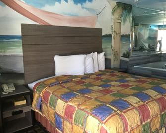 Luxury Inn and Suites Seaworld - San Antonio - Bedroom