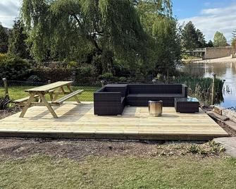 Dunmallet Cottage - Hot Tub, River, Centre of Pooley Bridge - Pooley Bridge - Patio