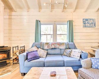Private Lake Access And Canoes Pennsylva - Lakewood - Living room