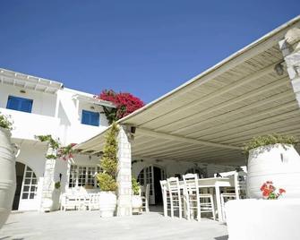 Galatis Hotel - Aliki - Patio