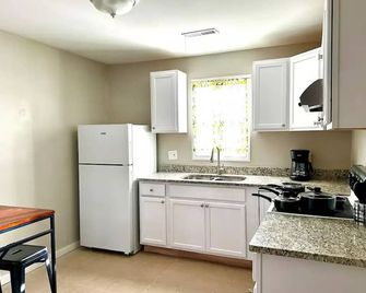 Entire place - Cozy Apartment in Lancaster - Lancaster - Kitchen
