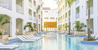 蓬塔卡納比利酒店 - 卡納角 - 蓬塔卡納 - 游泳池
