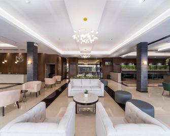 Mallberry Suites Business Hotel - Cagayán de Oro - Lobby