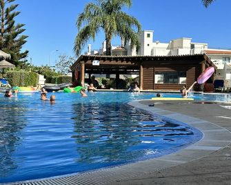 Bayview Albufeira - Albufeira - Pool