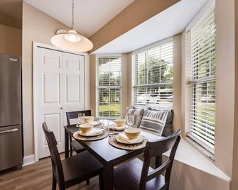 Honey Bee Hideaway - Fleming Island - Comedor