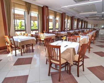 Club Side Coast Otel - Sida - Restaurante