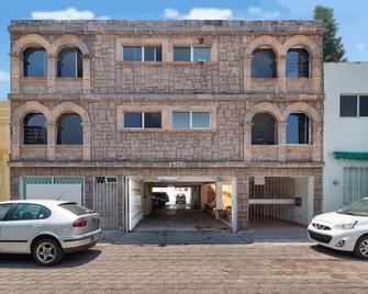 Suite Perfecta Cercana al centro Av Zaragoza S5 - Santiago de Querétaro - Building