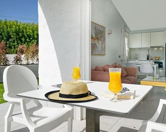Bungalows Adonis - San Bartolomé de Tirajana - Patio