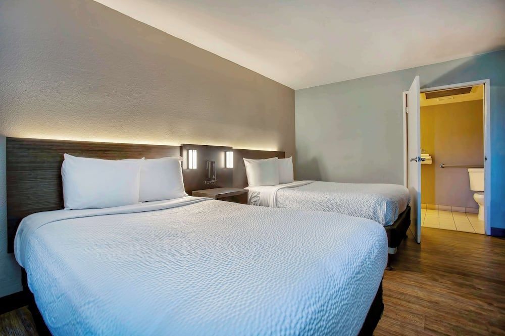 Motel 6-Kingman, Az - Route 66 East - קינגמן - חדר שינה